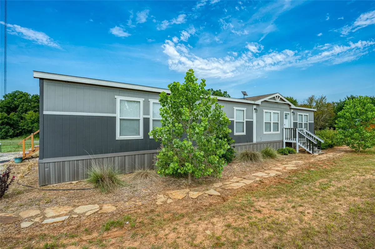 465 Hidden Hollow, Gainesville, TX 76240 - Image #1