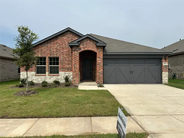 2019 Peregrine Way, Crandall, TX 75114