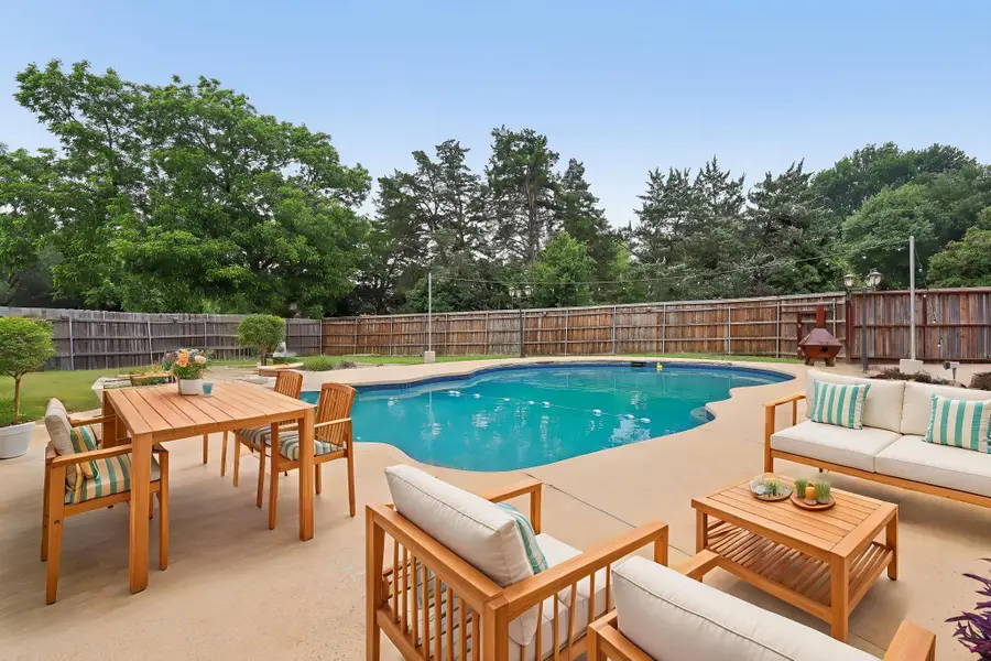 906 Greenbriar Lane, Duncanville, TX 75137 - Image #2