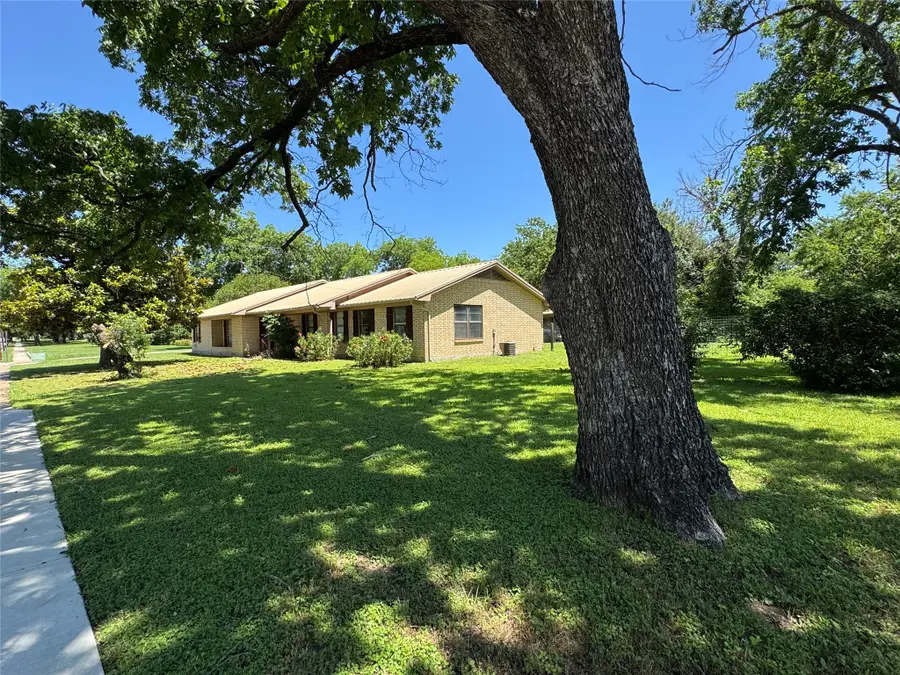 305 N Main Street, Meridian, TX 76665 - Image #3