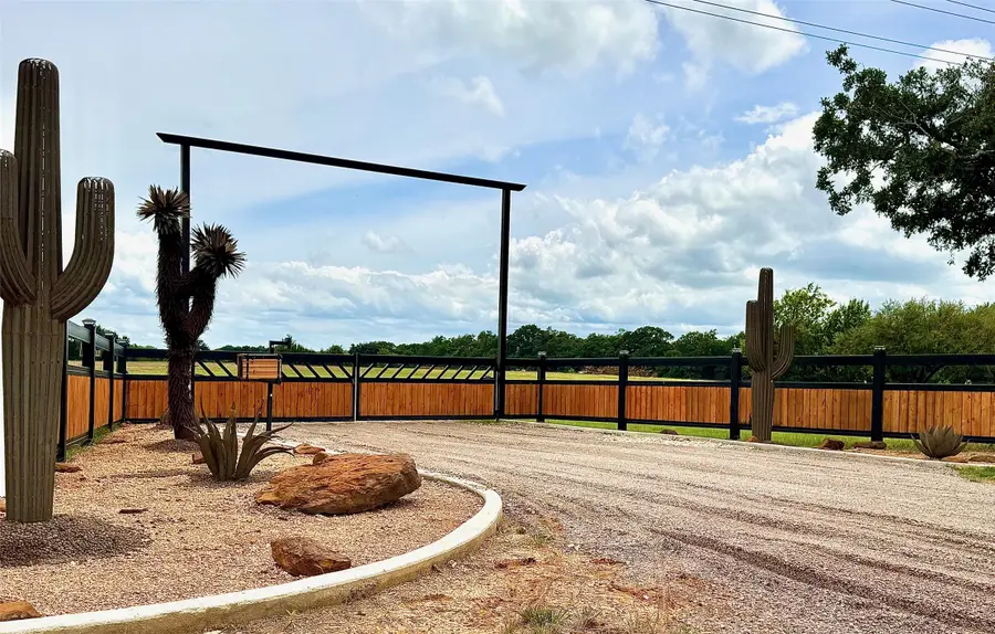 8740 E Fm 922, Valley View, TX 76272 - Image #2