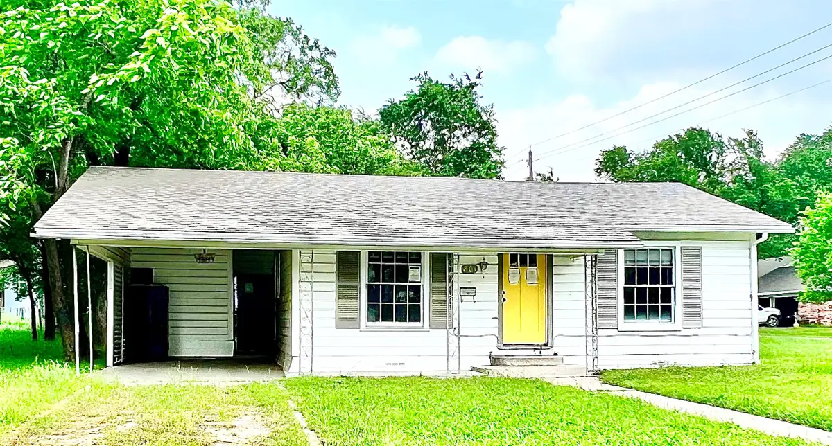 801 W State Street, Groesbeck, TX 76642 - Image #1