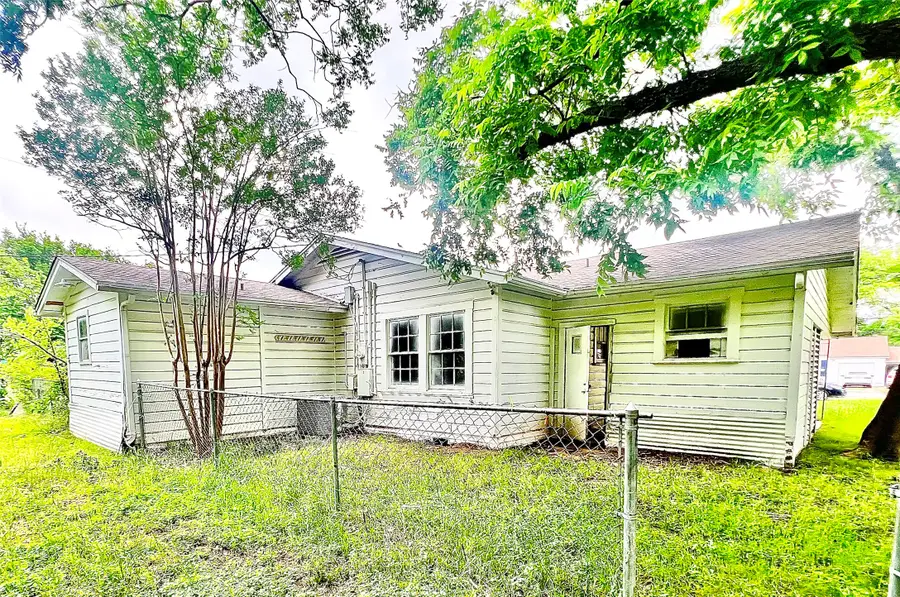 801 W State Street, Groesbeck, TX 76642 - Image #3