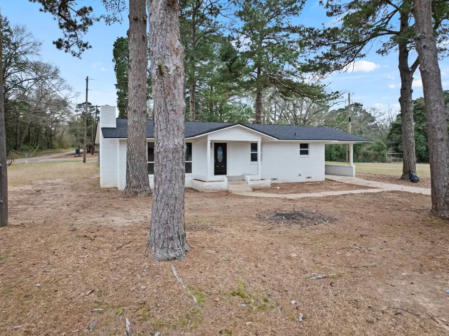 303 Campbell Street, Daingerfield, TX 75638 - Image #2