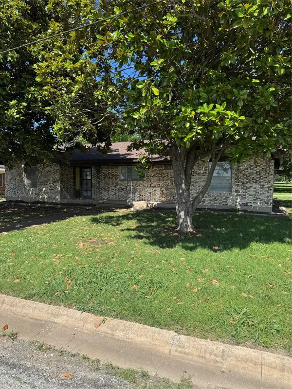 711 S Farmington Road, Howe, TX 75459