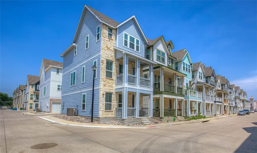 229 S Village Way, Lewisville, TX 75057 - Image #2