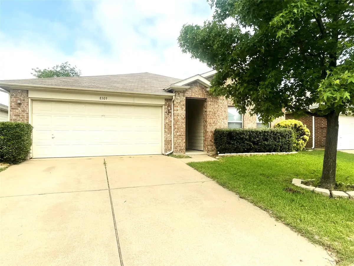 8309 Horse Whisper Lane, Fort Worth, TX 76131 - Image #1