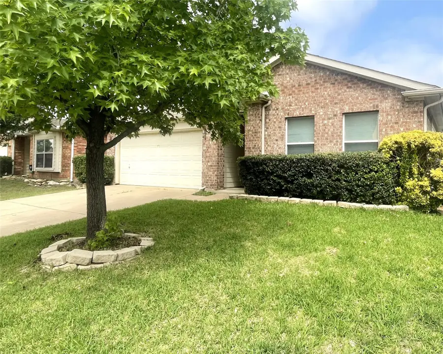 8309 Horse Whisper Lane, Fort Worth, TX 76131 - Image #2