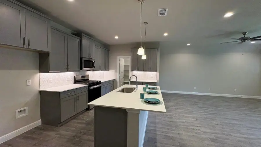 1149 Keystone Drive, Granbury, TX 76048 - Image #3