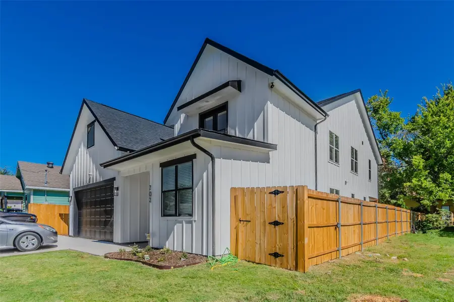 702 Graham Avenue, Dallas, TX 75223 - Image #2