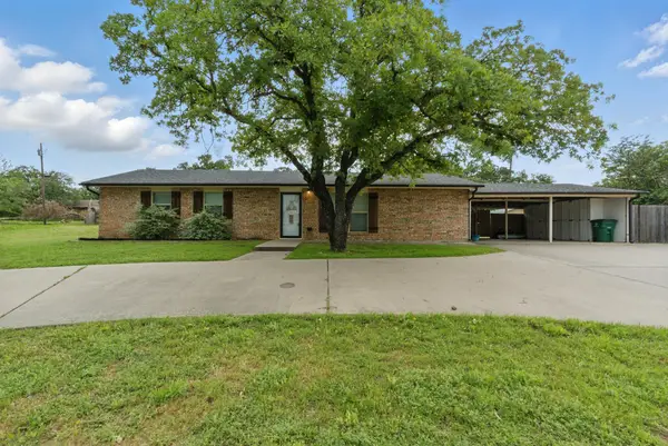 213 Lacewell Street, Jacksboro, TX 76458