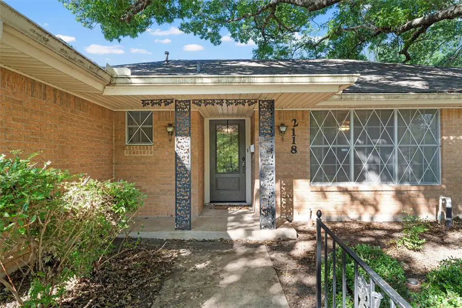 2118 Wooded Acres Drive, Waco, TX 76710 - Image #2