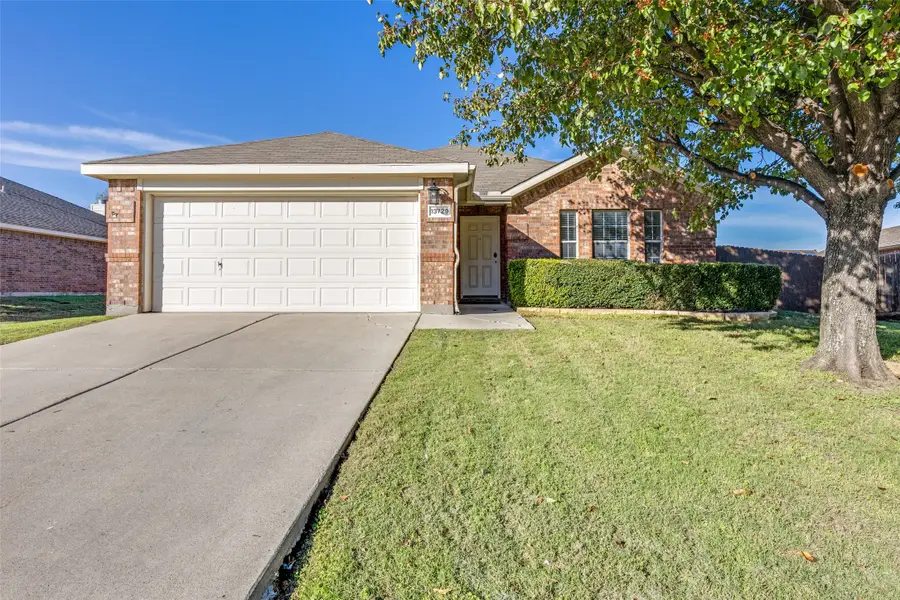 13729 Village Vista Drive, Fort Worth, TX 76052 - Image #2