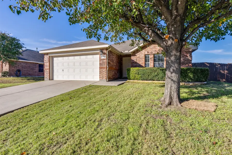 13729 Village Vista Drive, Fort Worth, TX 76052 - Image #3