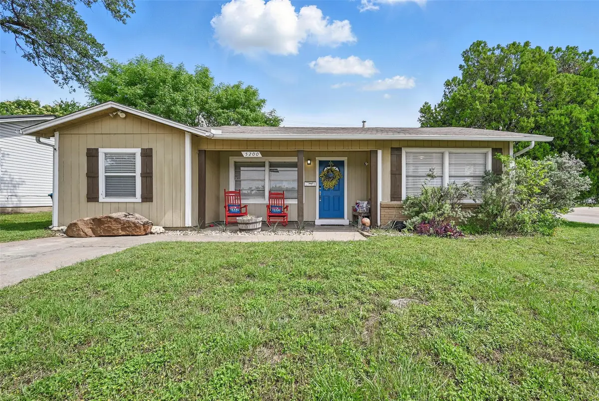 5200 Lovell Avenue, Fort Worth, TX 76107 - Image #1