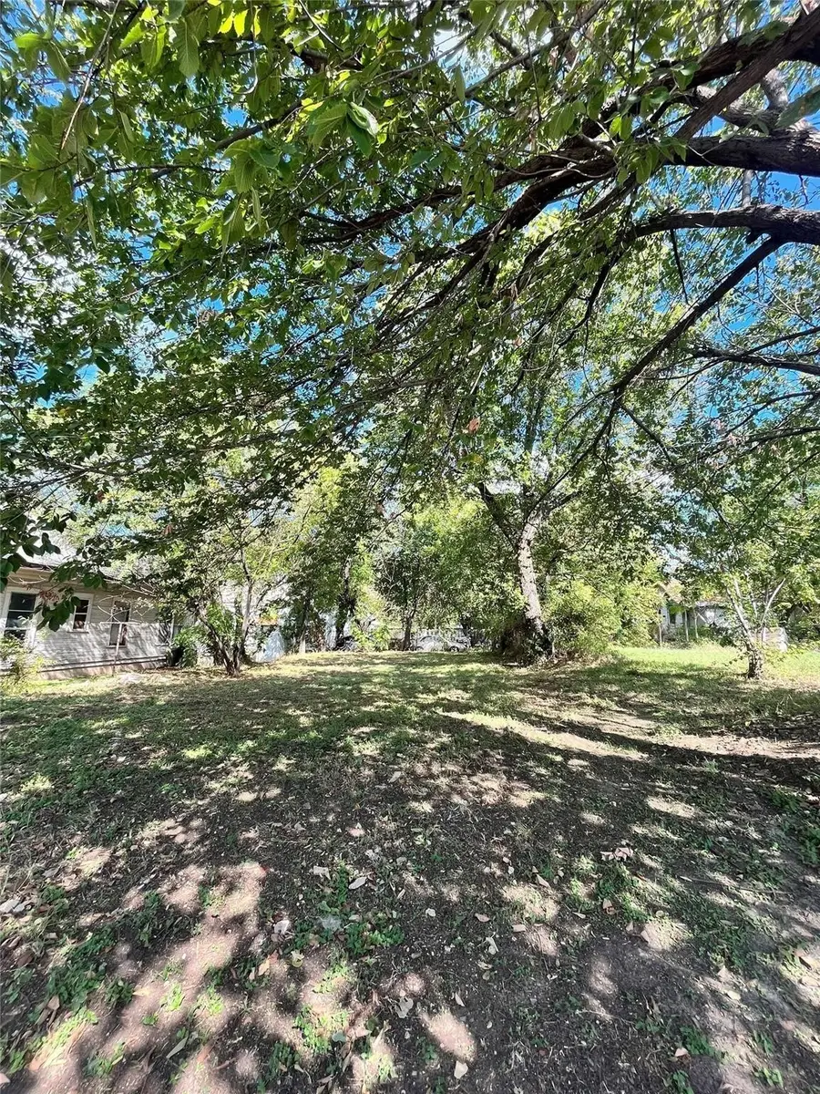 310 N Harding Street, Fort Worth, TX 76102 - Image #3