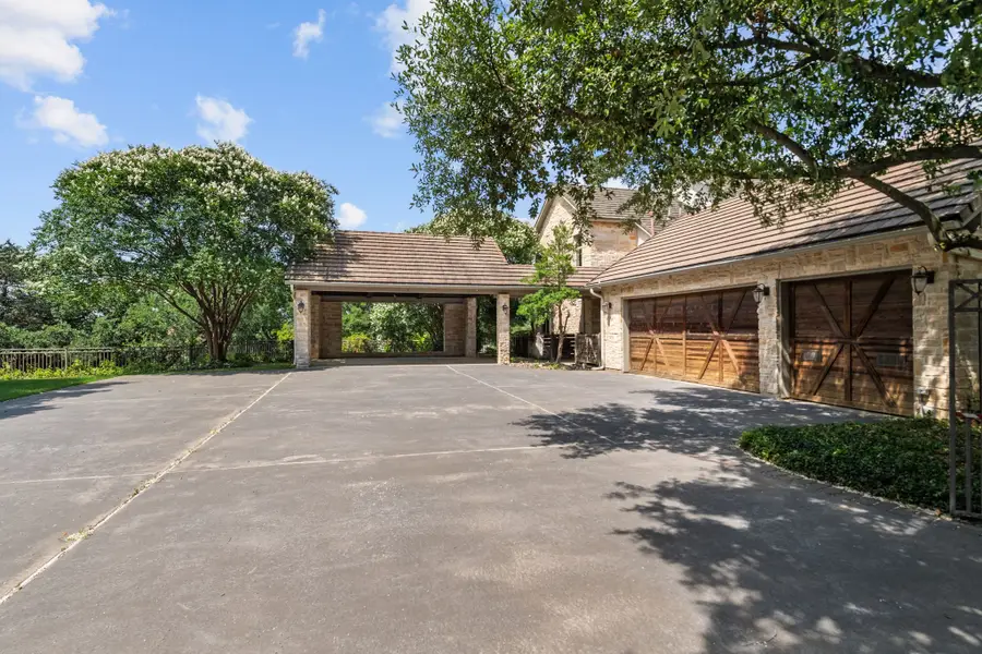 2316 Starlight Court, Arlington, TX 76016 - Image #2