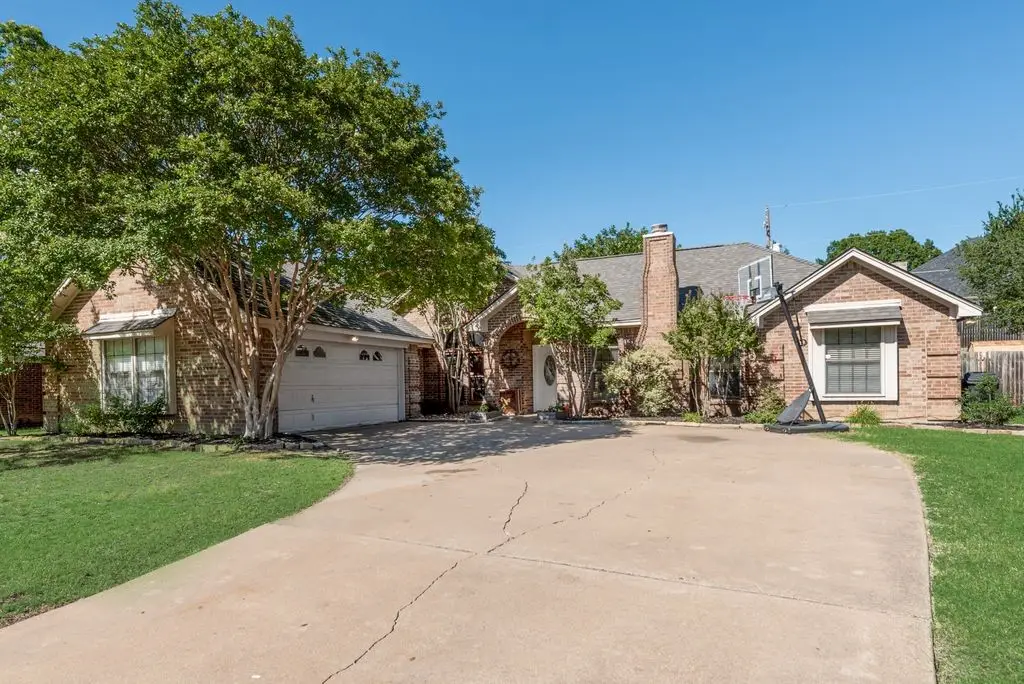 7020 Live Oak Drive, North Richland Hills, TX 76182 - Image #1