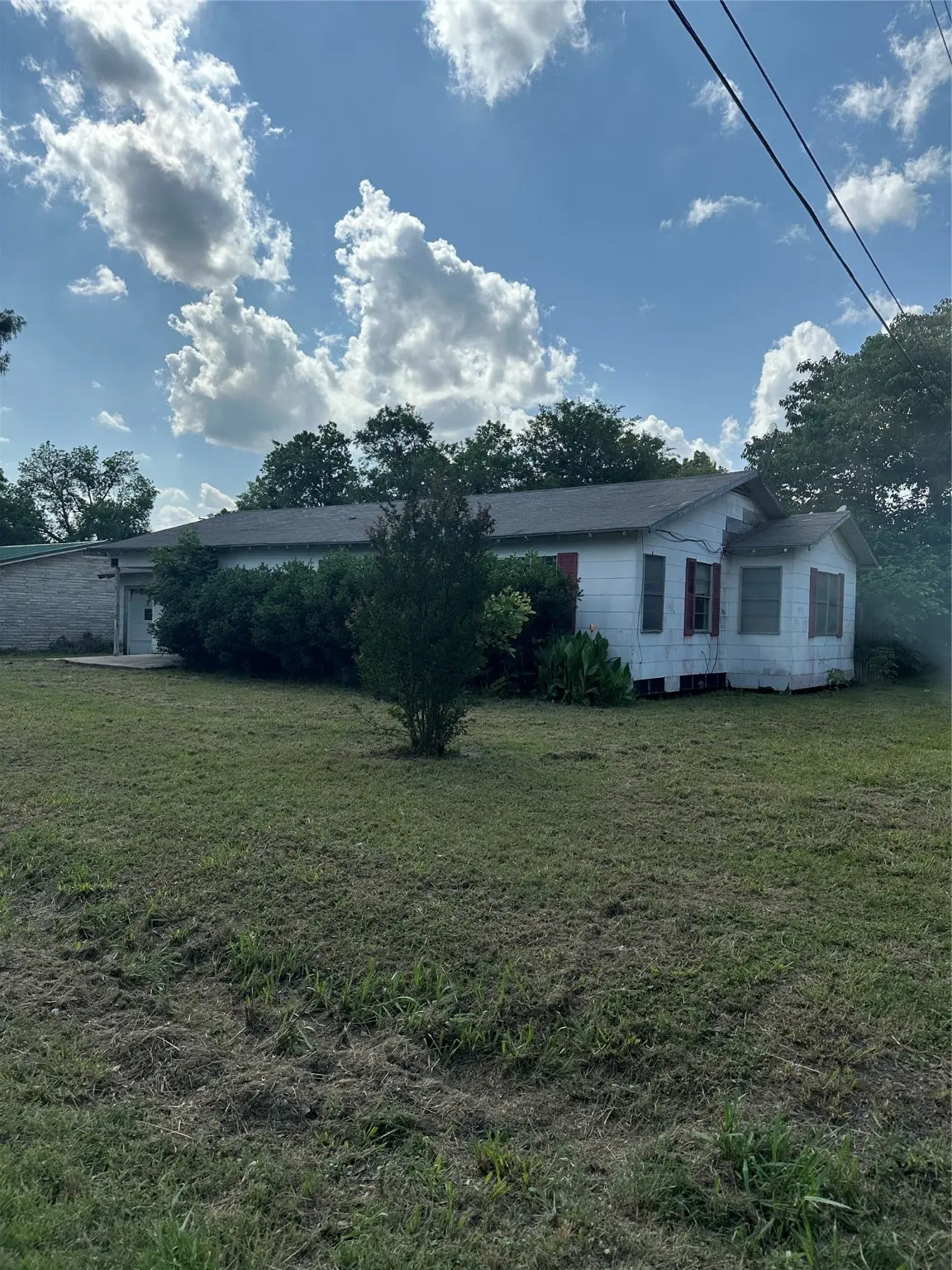 202 W Rowena Street, Rosebud, TX 76570 - Image #1