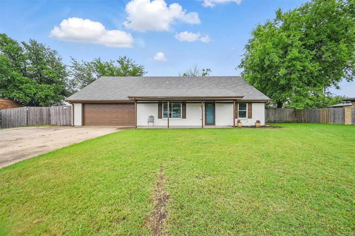 9813 Bancroft Drive, Benbrook, TX 76126 - Image #1