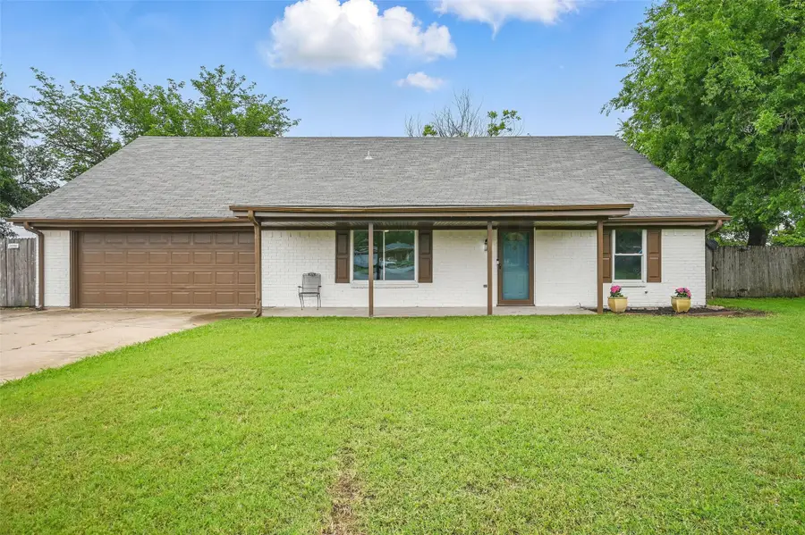 9813 Bancroft Drive, Benbrook, TX 76126 - Image #2