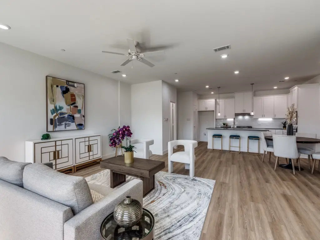 5617 Woodlands Drive, The Colony, TX 75056 - Image #1