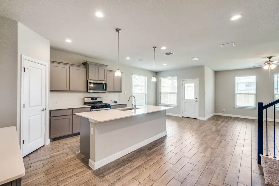 5225 Mountain View Drive, Krum, TX 76249 - Image #2