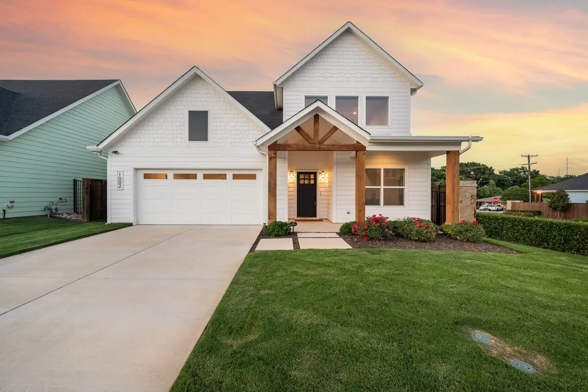1002 Meadow Bend Loop N, Grapevine, TX 76051 - Image #1