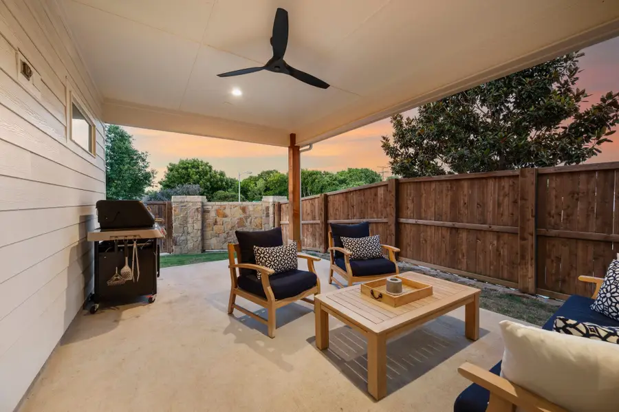 1002 Meadow Bend Loop N, Grapevine, TX 76051 - Image #2