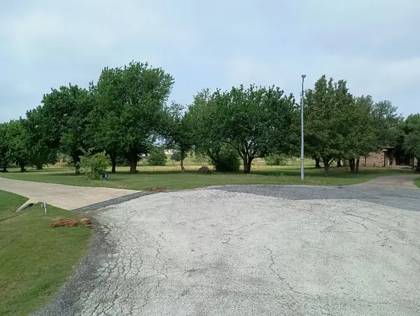 3100 Briarcliff Circle, Gainesville, TX 76240