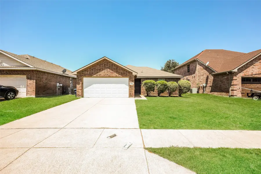 7660 Hollow Forest Drive, Fort Worth, TX 76123 - Image #2