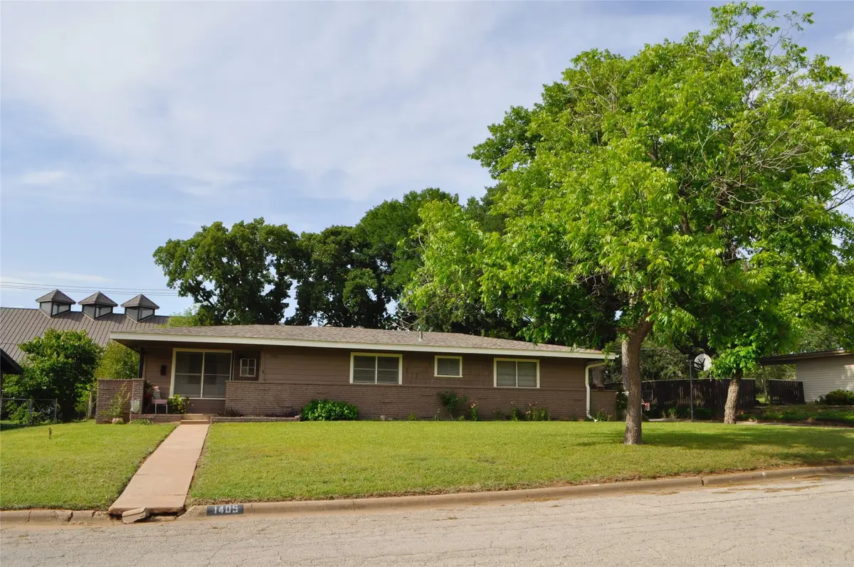 1405 Rolling Hills Drive, Graham, TX 76450 - Image #1
