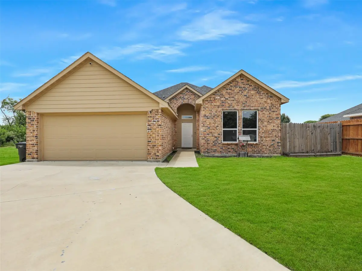 3101 Eastcrest Court, Fort Worth, TX 76105 - Image #1
