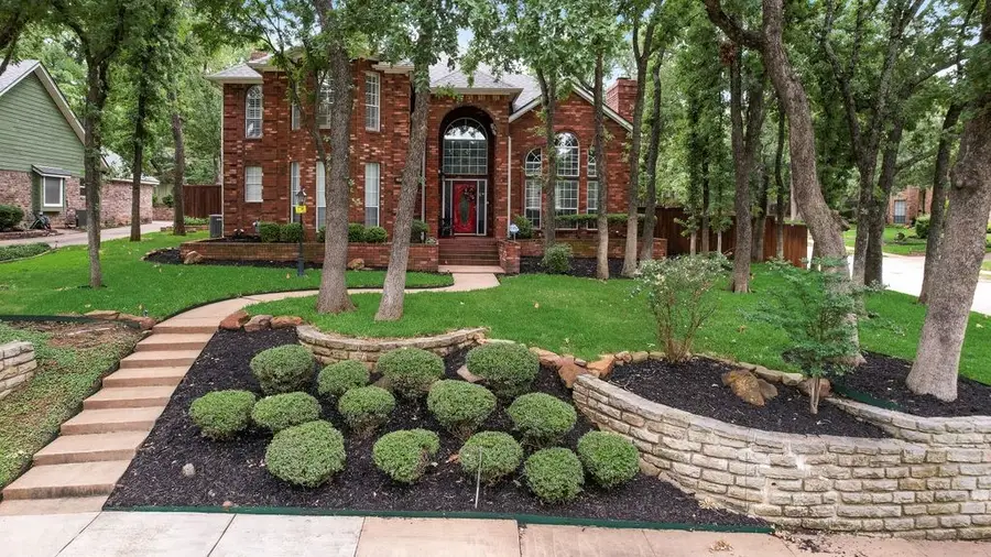 2805 Pine View Drive, Grapevine, TX 76051 - Image #2