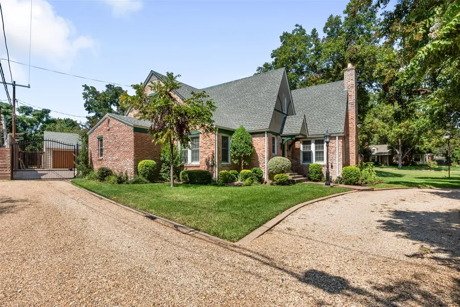 1215 N Oak Cliff Boulevard, Dallas, TX 75208 - Image #2