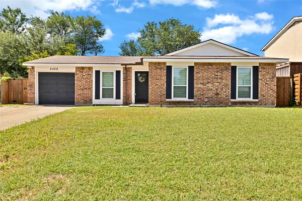 2308 Foxcroft Lane, Arlington, TX 76014