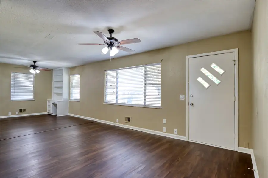 516 S Church Street, Pilot Point, TX 76258 - Image #2