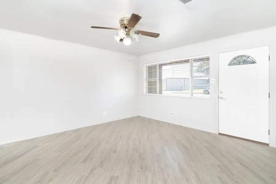 2006 S High Street, Brady, TX 76825 - Image #2