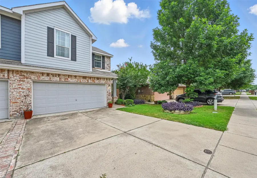 1436 Ravenwood Drive, Mansfield, TX 76063 - Image #3