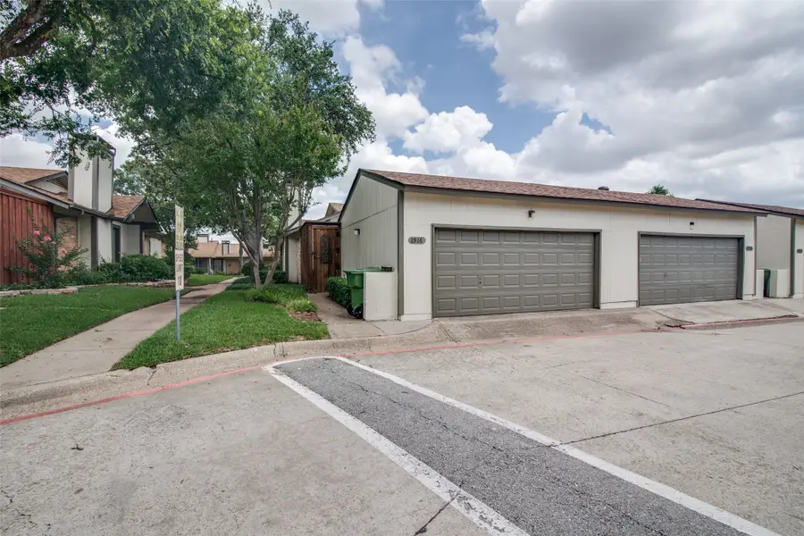1916 Cobblestone Lane, Garland, TX 75042 - Image #3