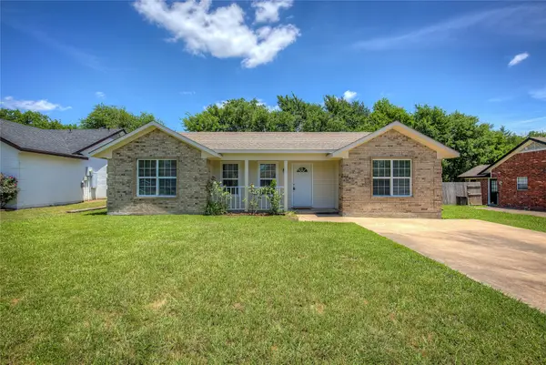 1003 Solomon Drive, Commerce, TX 75428