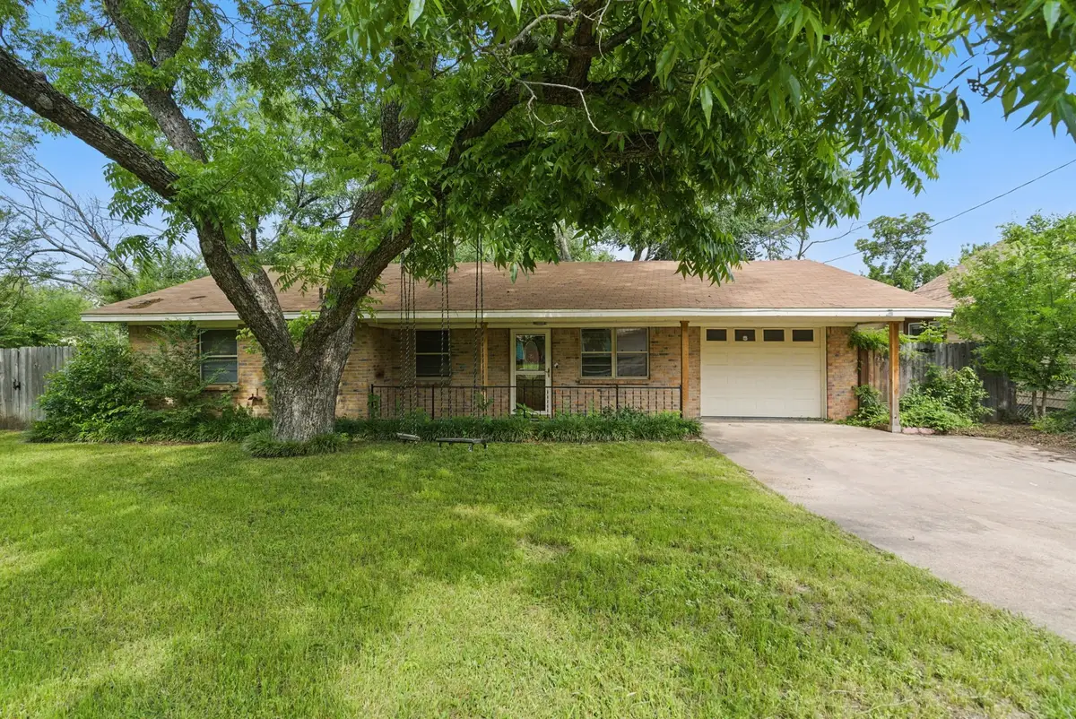 805 S Rusk Street, Weatherford, TX 76086 - Image #1