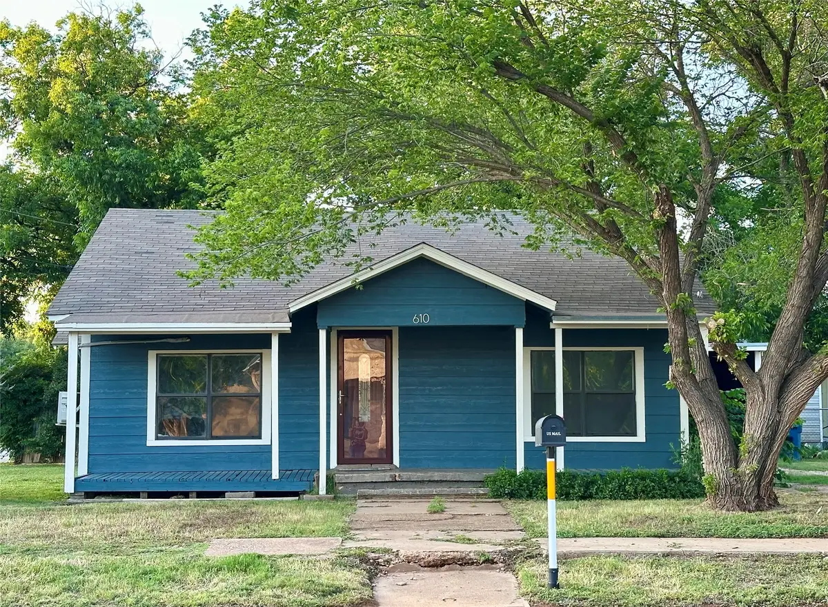 610 W Dale Street, Winters, TX 79567 - Image #1