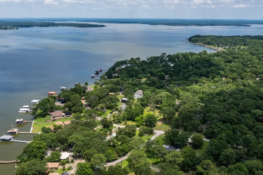 1327 Whispering Springs Drive, Tool, TX 75143 - Image #2