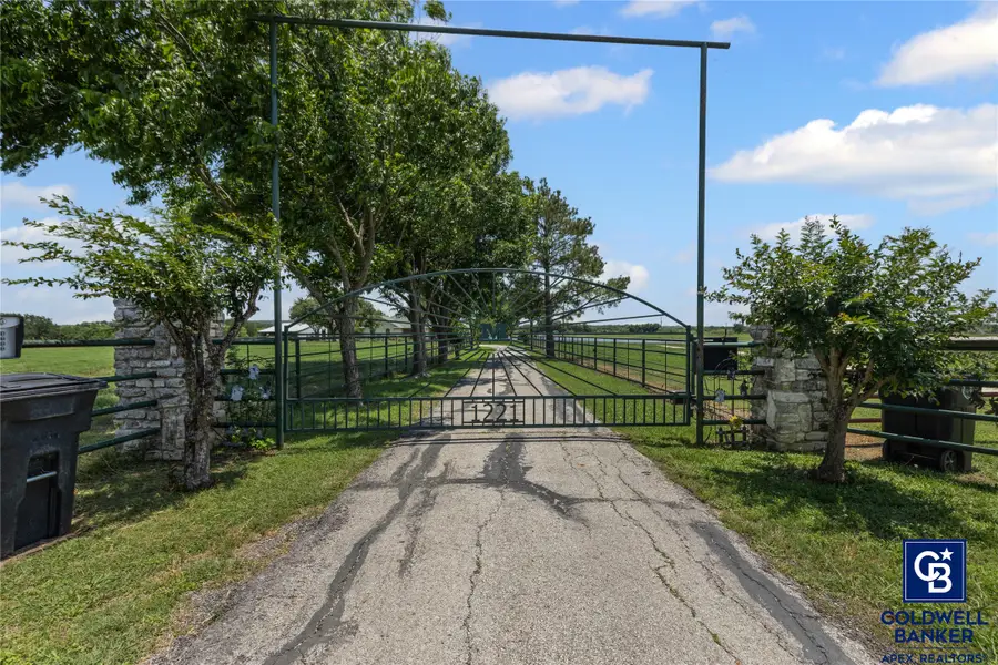 1221 Park N Boulevard, Cleburne, TX 76033 - #2