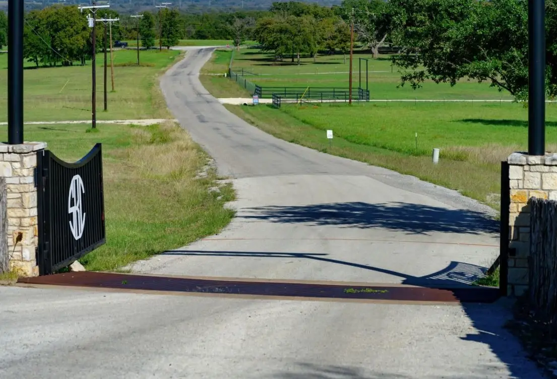 521 Private Road 2163, Iredell, TX 76649 - Image #1