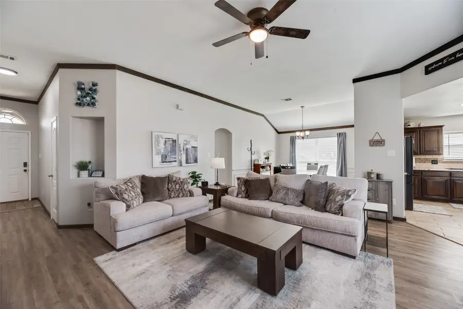 910 Grouse Road, Glenn Heights, TX 75154 - Image #2