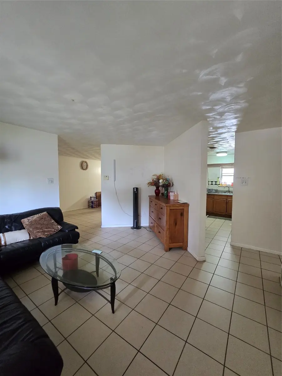 3137 Lariat Lane, Garland, TX 75042 - Image #3