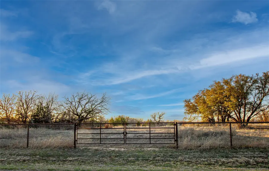 7922 Boswell Court, Lipan, TX 76462 - Image #2