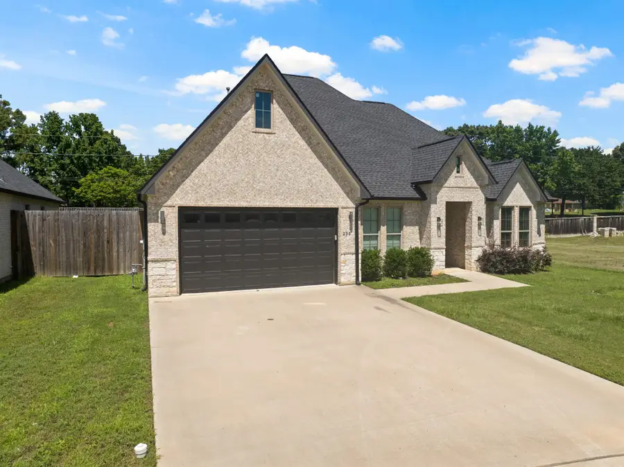 255 Kathryn's Court, Mount Pleasant, TX 75455 - Image #2